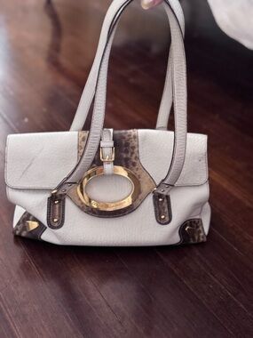 Dolce & Gabbana White Leather Shoulder Bag with Gold Ring Accent
